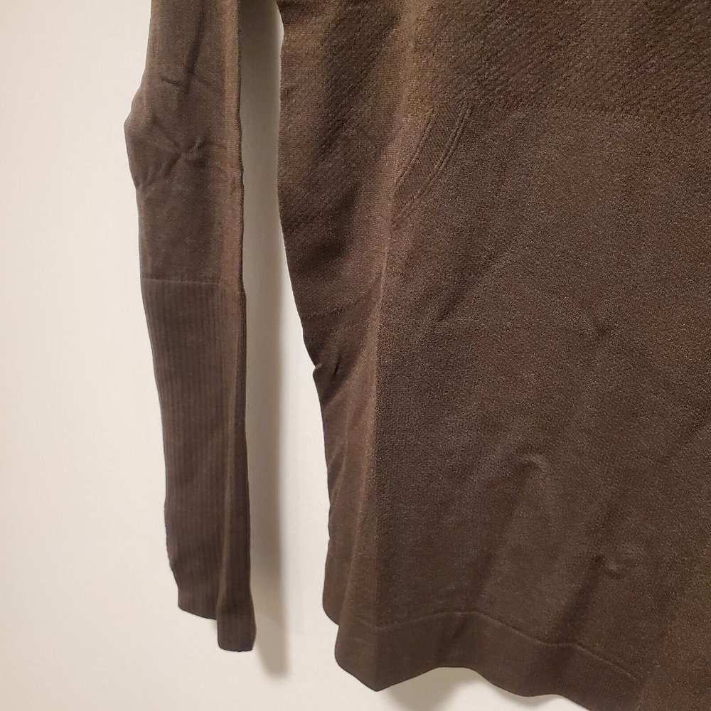 TKEQ Kennedy Long Sleeve Seamless Shirt Color: Espresso Brown Size: XS/S - Picture 7 of 11